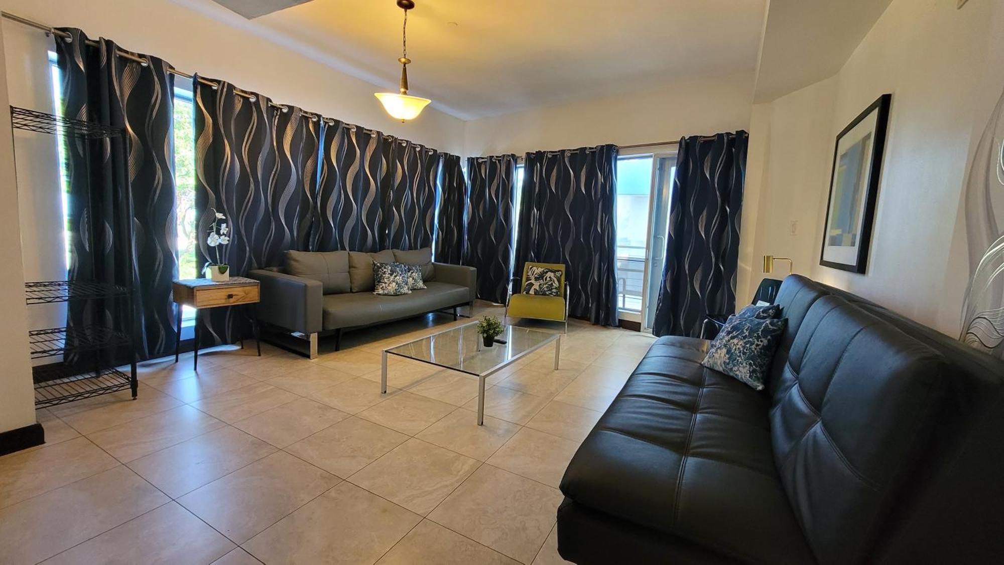 Strand Ocean Drive Suites — Photos 3
